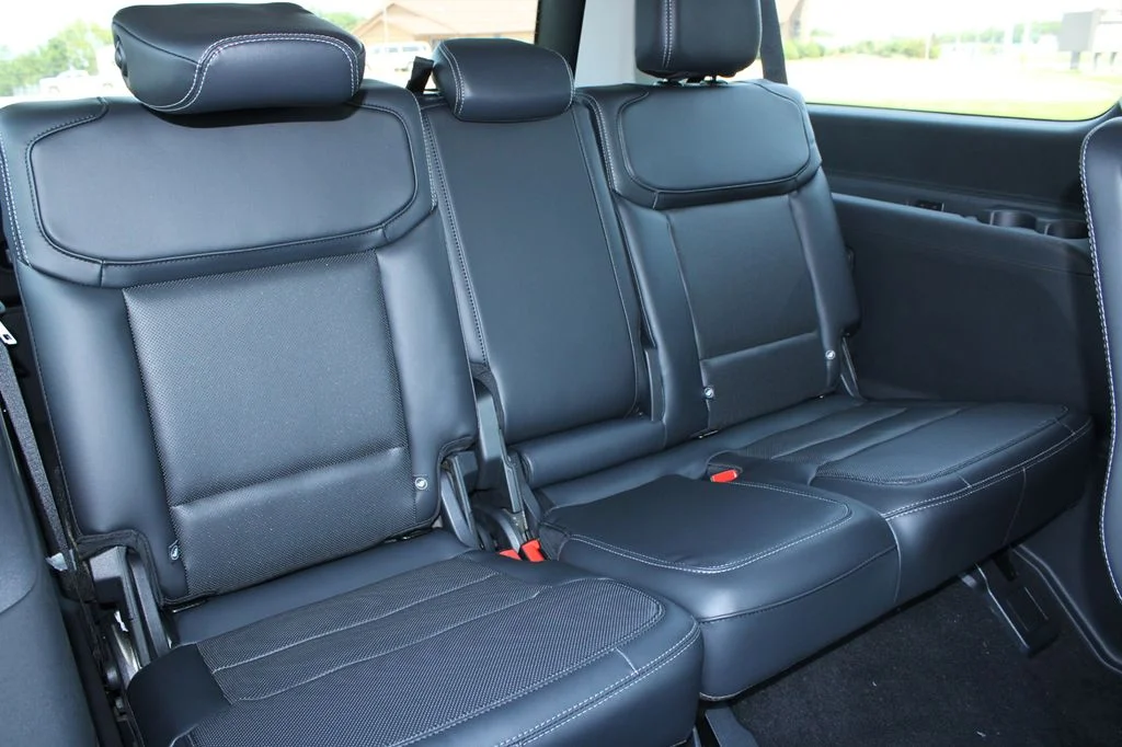 New 2027 Agate Black Metallic Ford MAX Platinum image 27