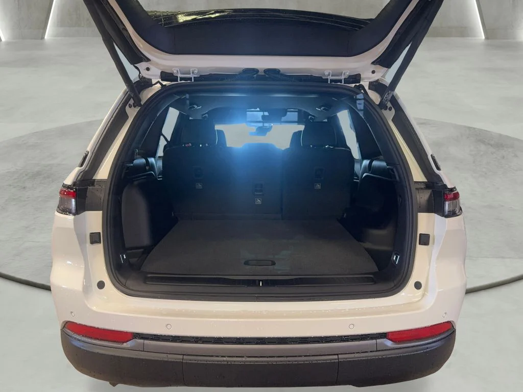 New 2026 Bright White Clearcoat Jeep Altitude image 8