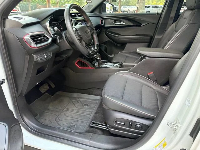 Used 2023 SUMMIT WHITE Chevrolet RS image 9
