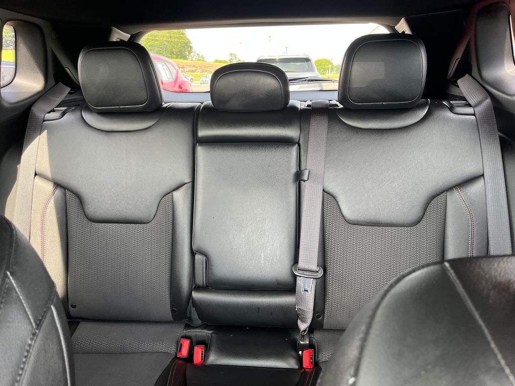 Used 2025 White Jeep Trailhawk image 13