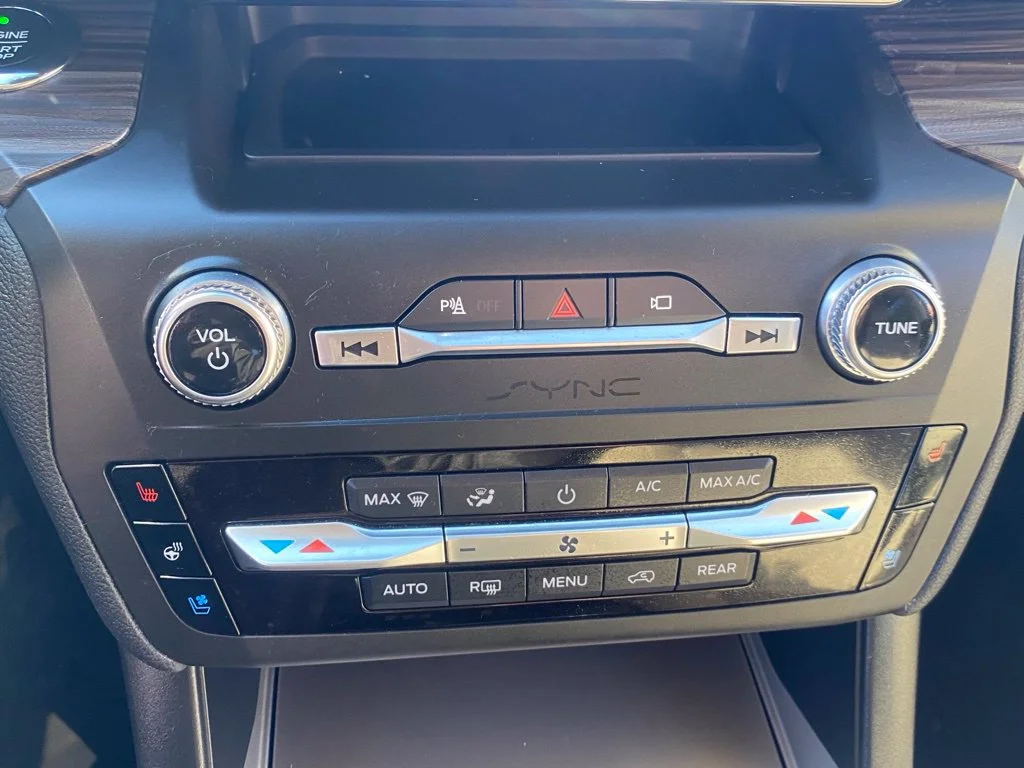 Used 2020 White Ford Limited image 22