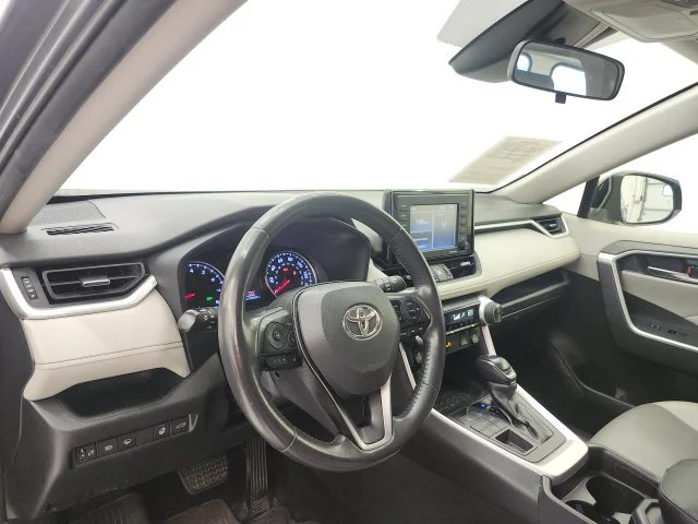 Used 2021 Gray Toyota XLE Premium image 12