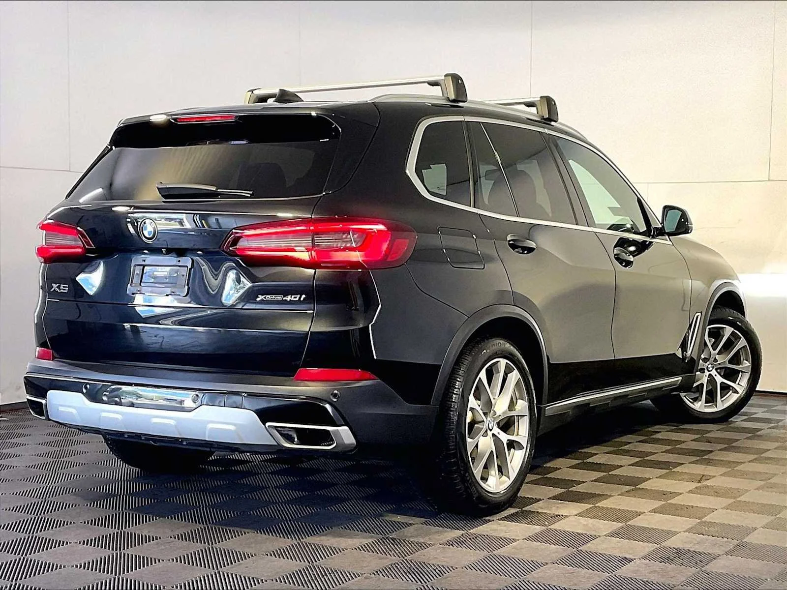 Used 2020 Black Sapphire Metallic BMW xDrive40i image 7