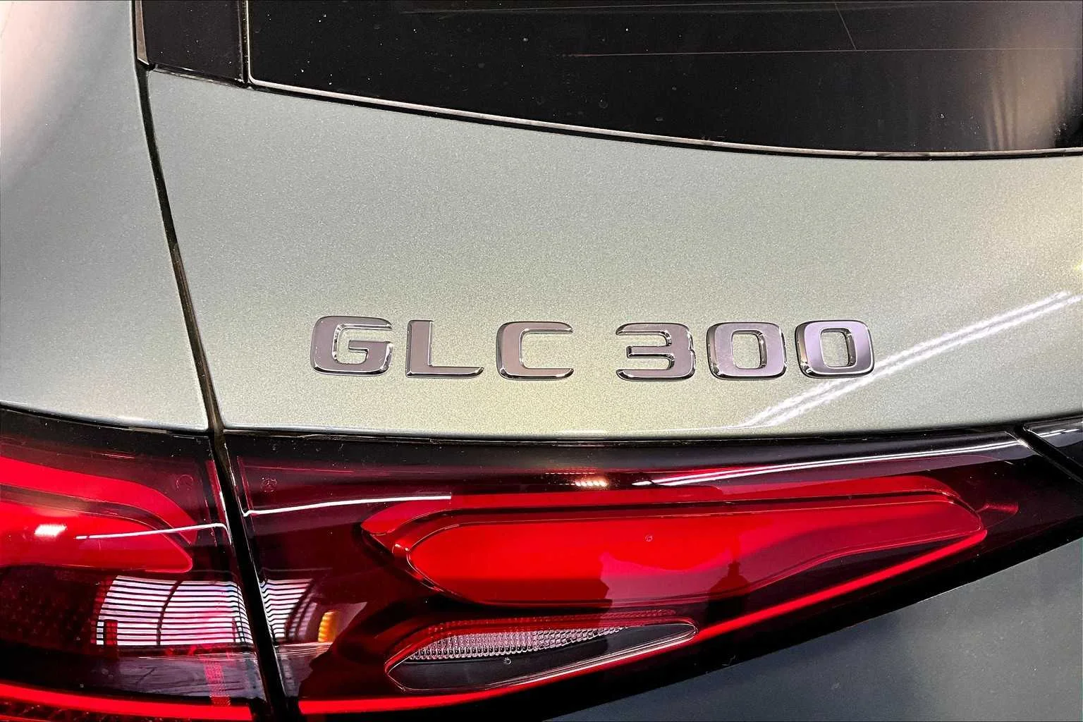 Used 2026 Verde Silver Metallic Mercedes-Benz GLC 300 image 6