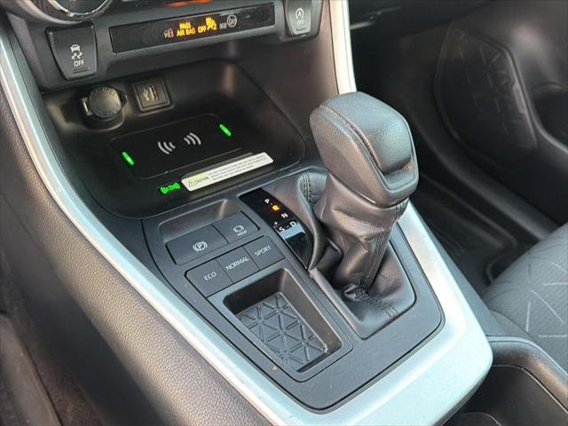 Certified Used 2024 MAGNETIC GRAY MET. Toyota  image 27