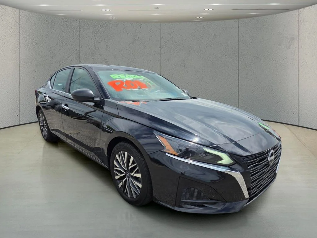 Used 2025 Black Nissan 2.5 SV image 7