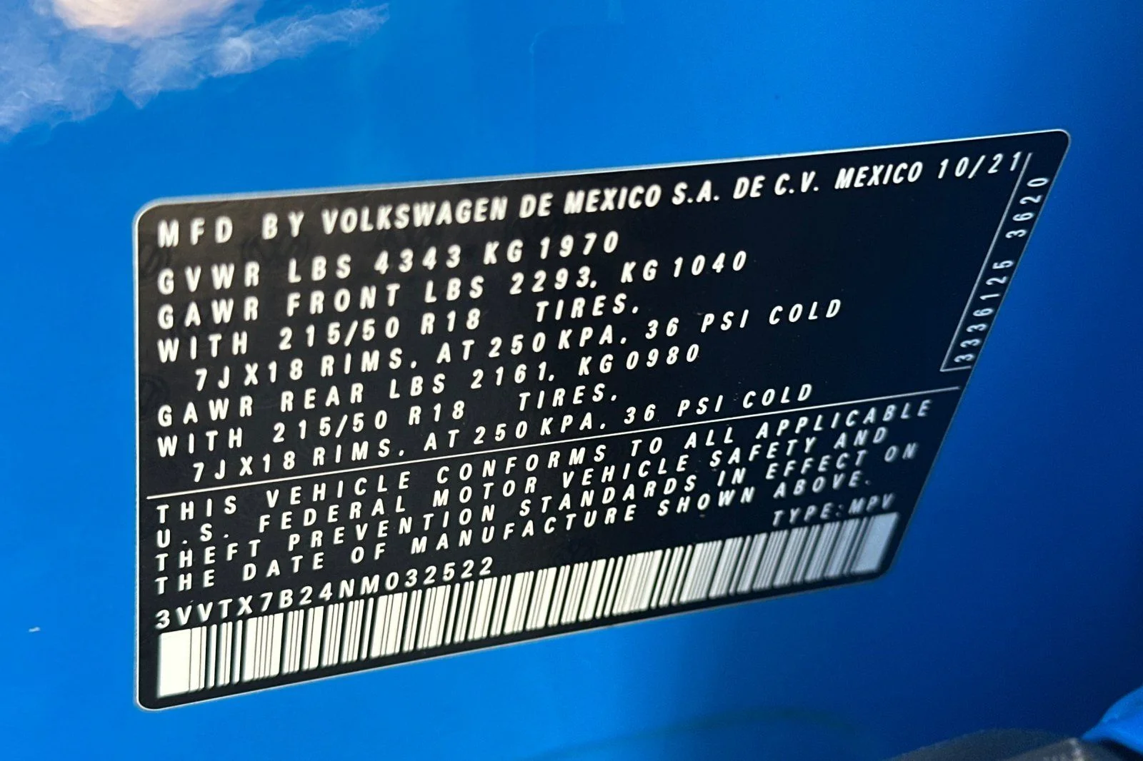 Certified Used 2022 Blue Volkswagen 1.5T SE image 28