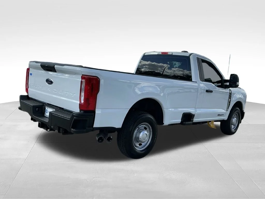 Used 2026 White Ford XL image 10