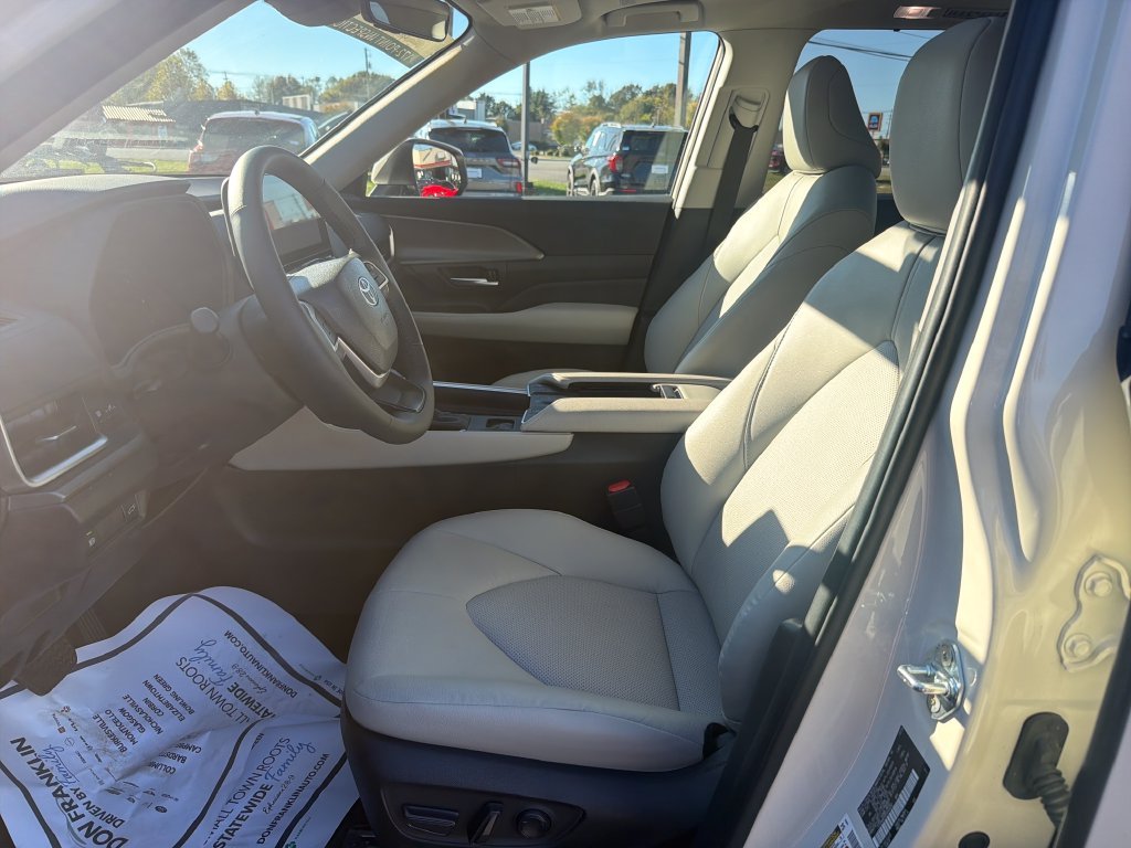 Used 2024 White Toyota XLE image 14