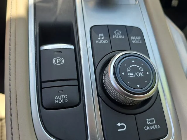 Used 2022 Black INFINITI LUXE image 18