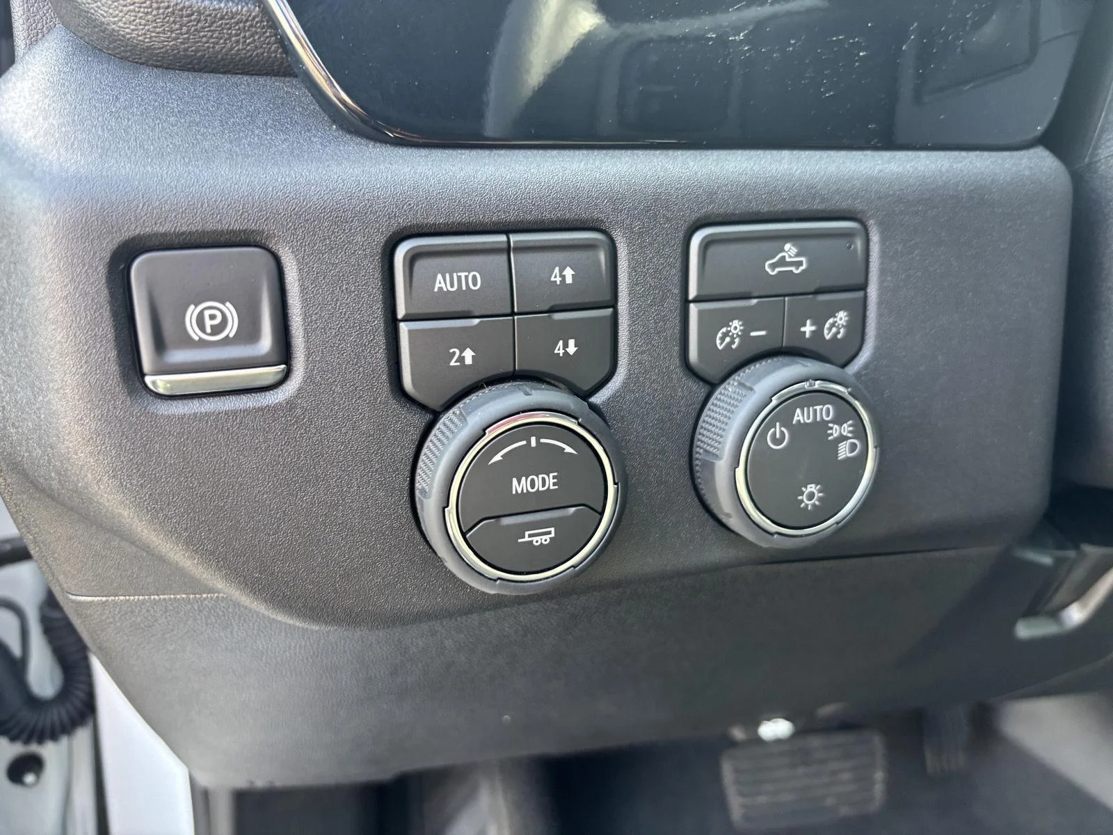 New 2026 Summit White Chevrolet LT image 42