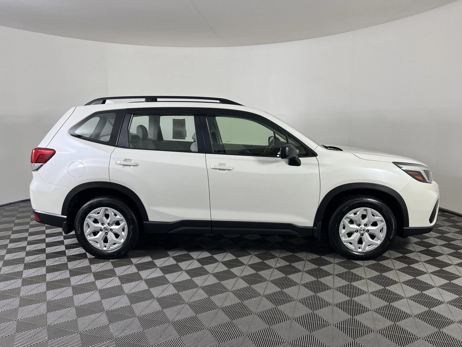 Used 2020  Subaru BASE image 27