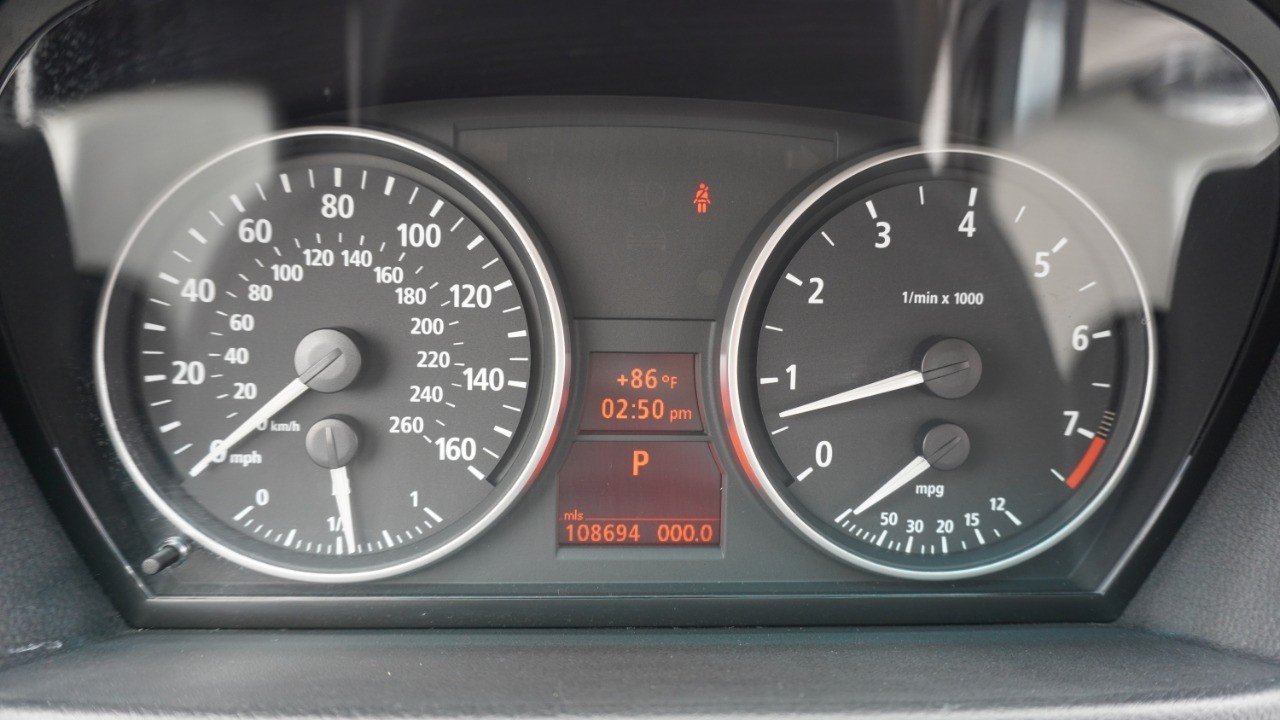 Used 2006 Silver BMW 325i image 15