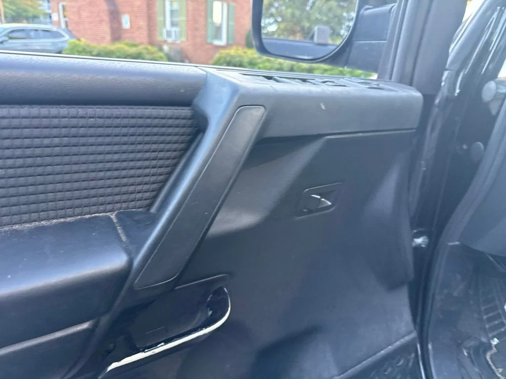 Used 2010 Black Nissan SE image 8