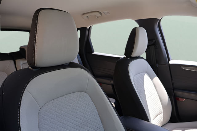 Used 2023 White Ford Active image 18