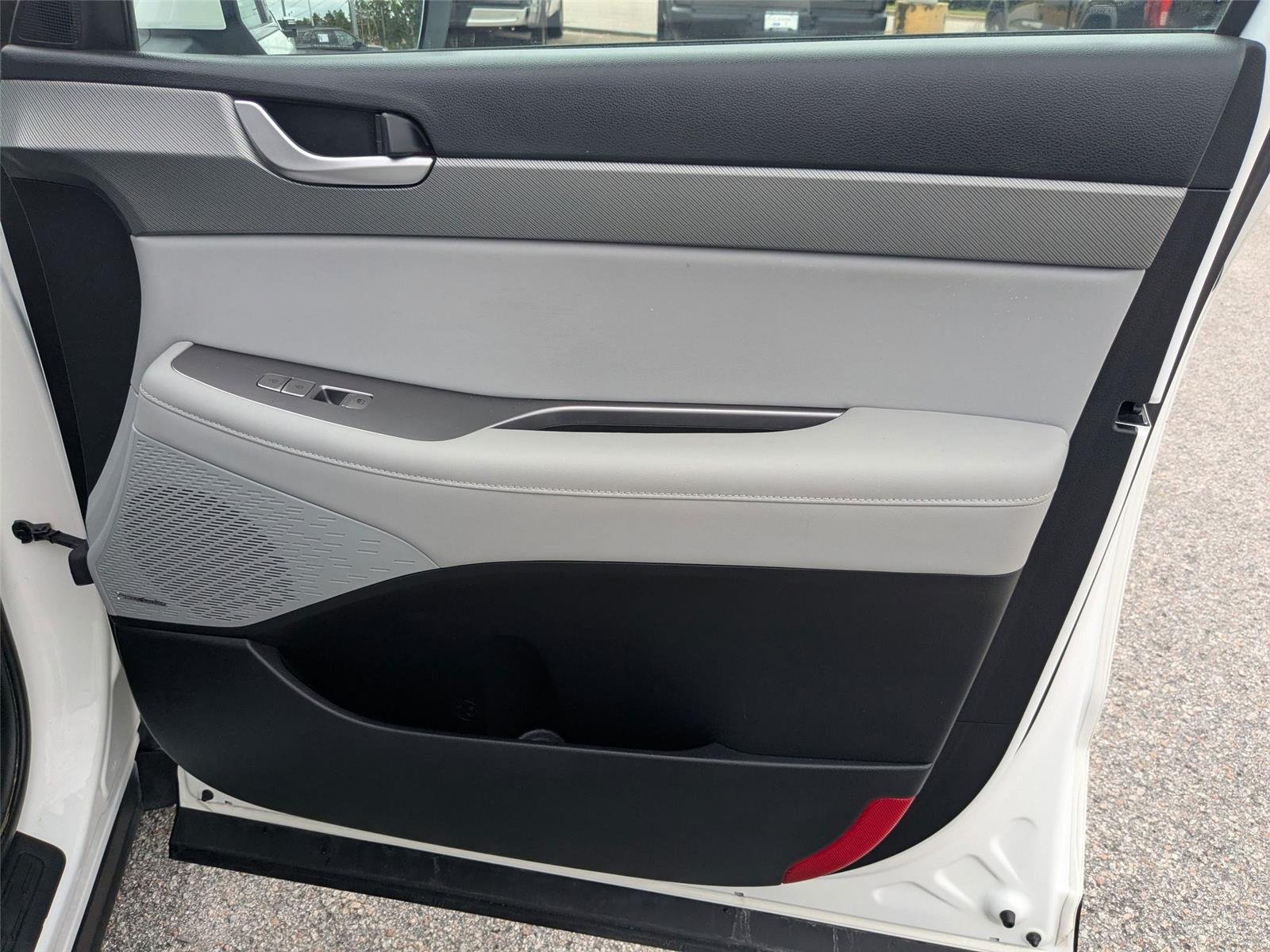 Used 2023 Silver Hyundai SEL image 32