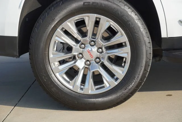 Used 2023 White GMC Denali image 10