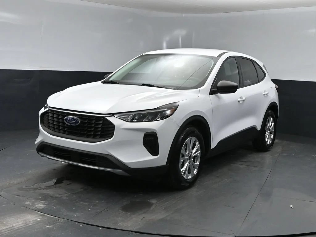 Certified Used 2025 Oxford White Ford Active image 5
