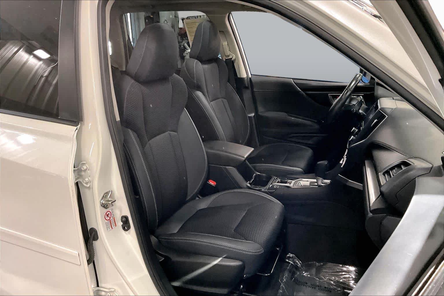 Used 2019 Crystal White Pearl Subaru Premium image 9