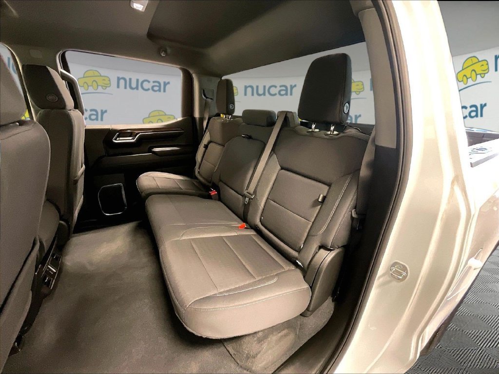 Used 2024 White GMC Elevation image 15