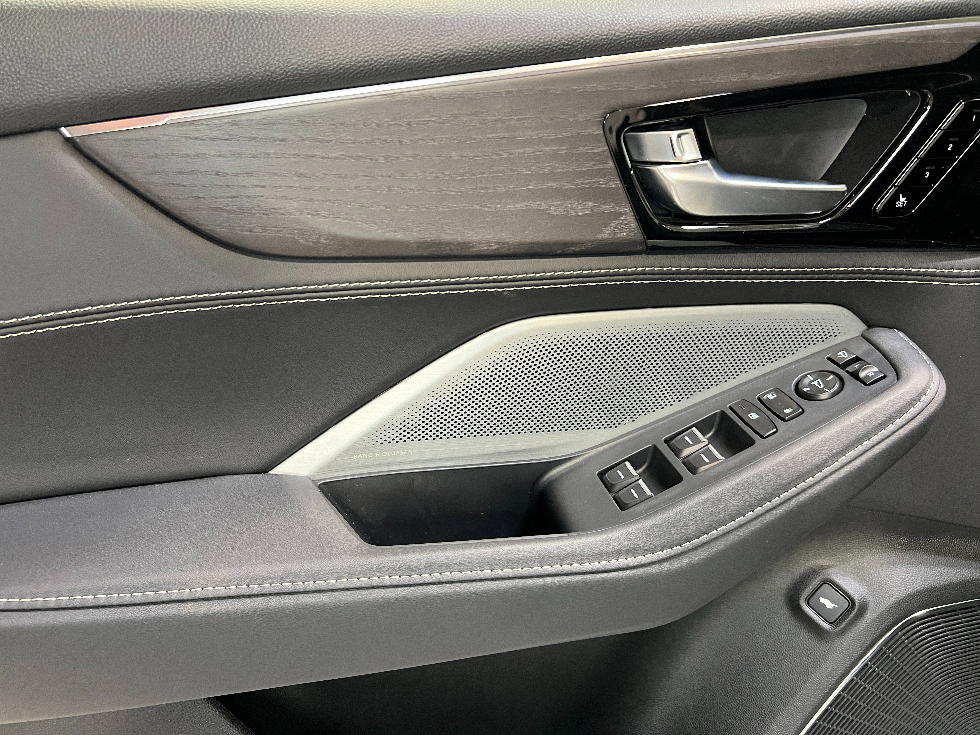 New 2026 Solar Silver Metallic Acura w/Advance Package image 16
