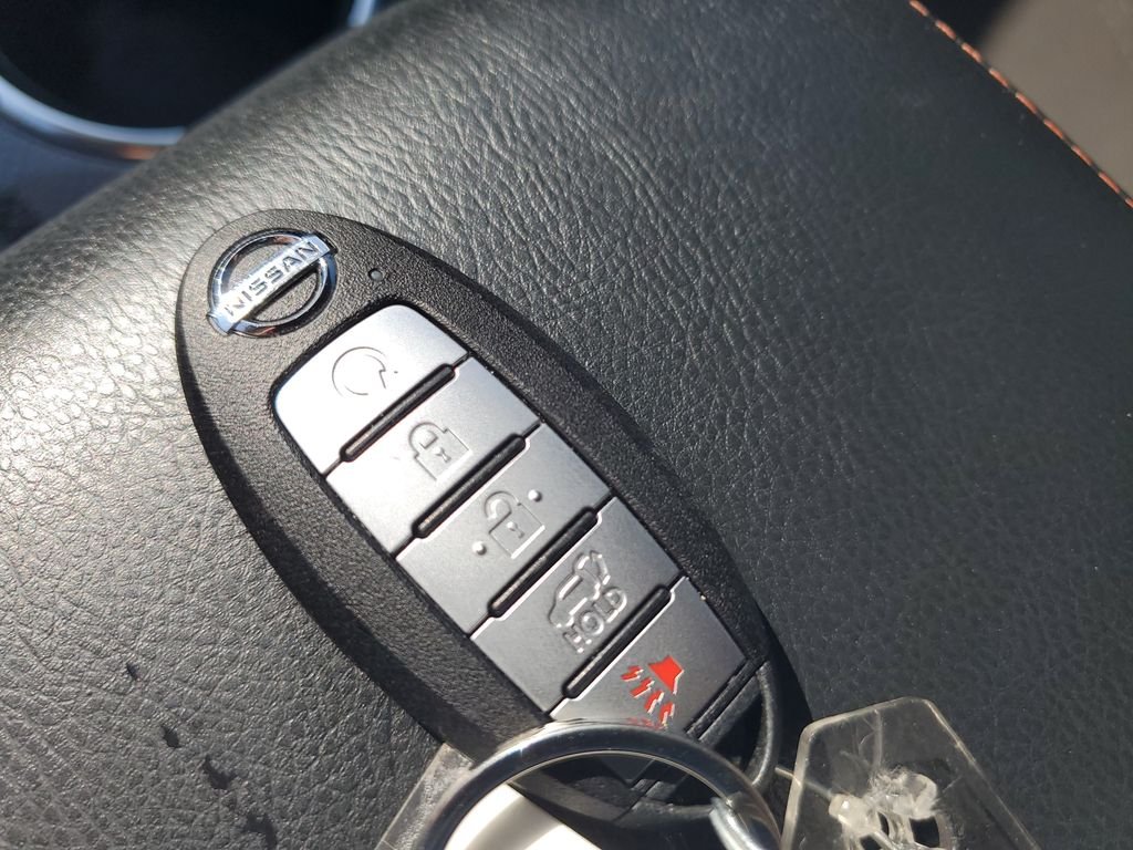 Used 2020 Gray Nissan SL image 29