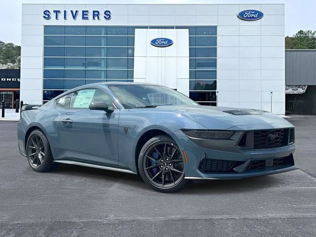 2026 Ford Mustang Dark Horse's photo