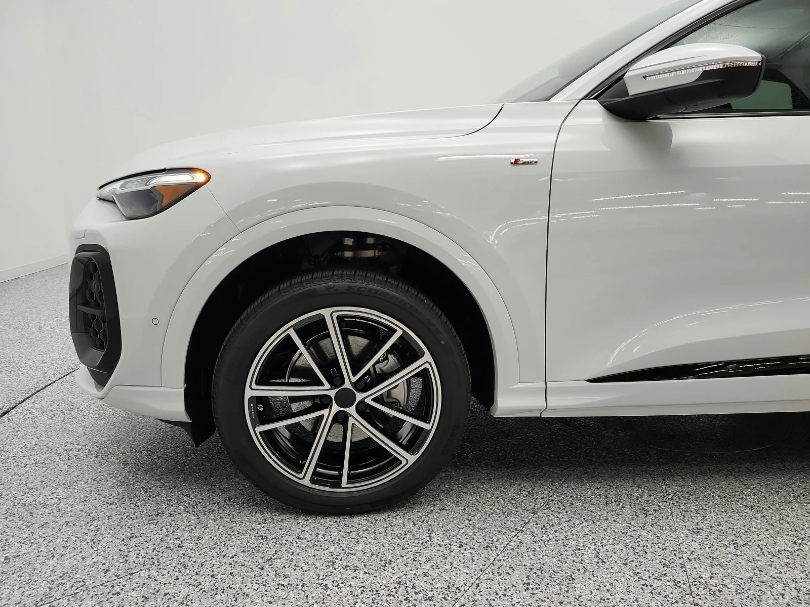 New 2026 Glacier White Metallic Audi Premium Plus 2.0 TFSI quattro image 15