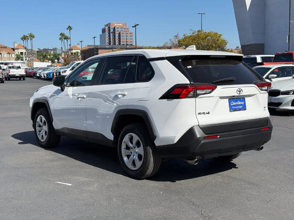 Used 2025  Toyota LE image 9