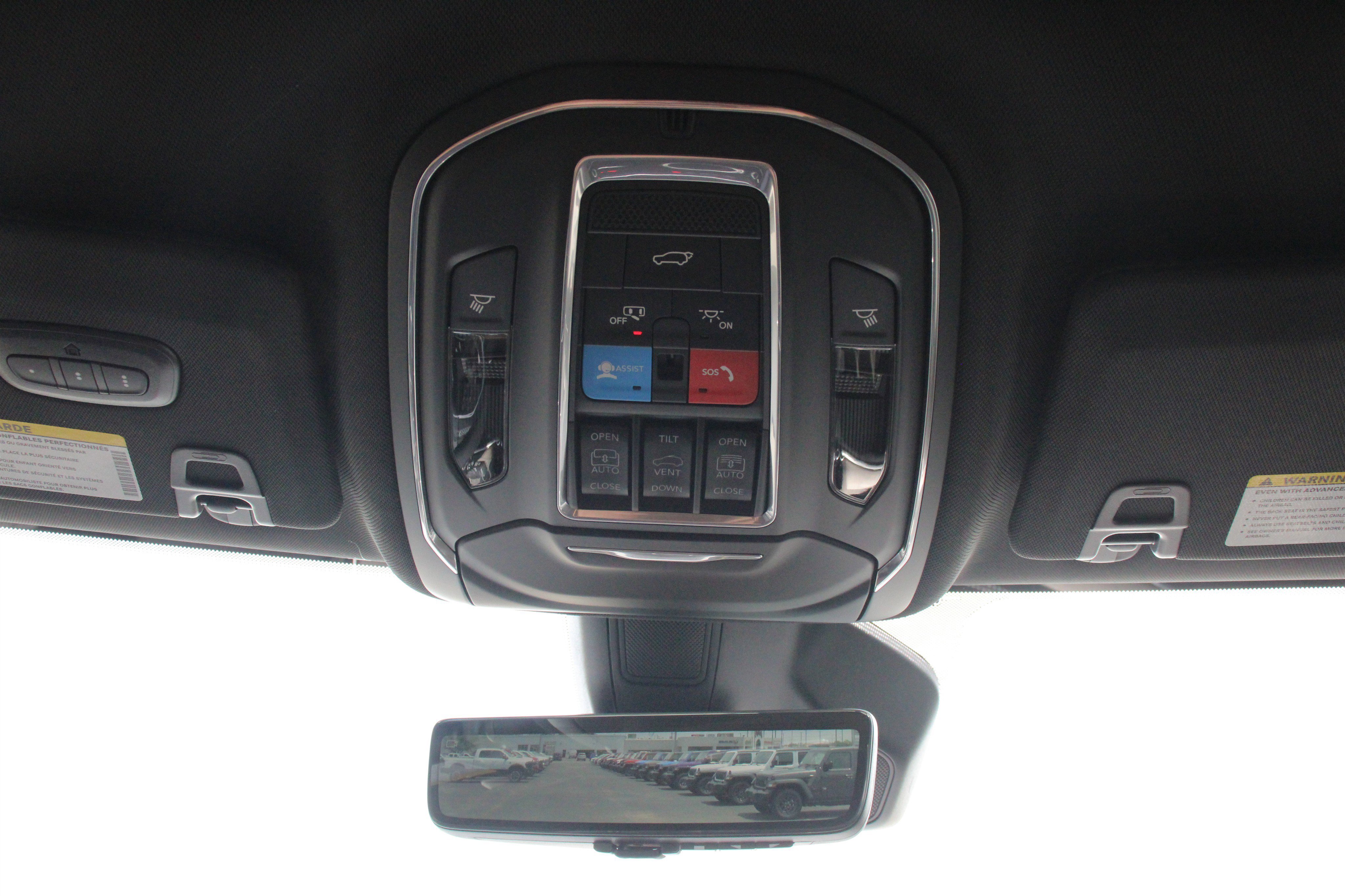 New 2026 Baltic Gray Metallic Clear-Coat Exterior Paint Jeep Limited Reserve image 24