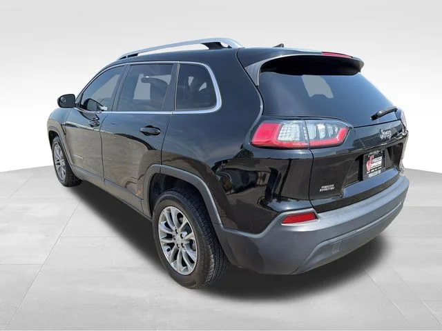 Used 2019 Black Jeep Latitude Plus image 5
