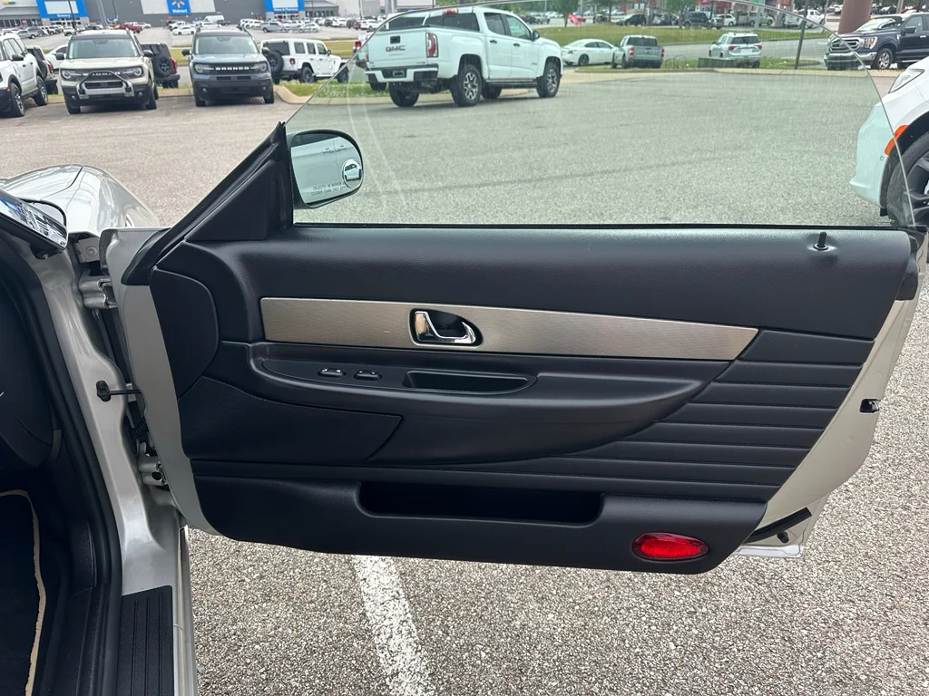 Used 2004 Silver Top Ford Deluxe image 19