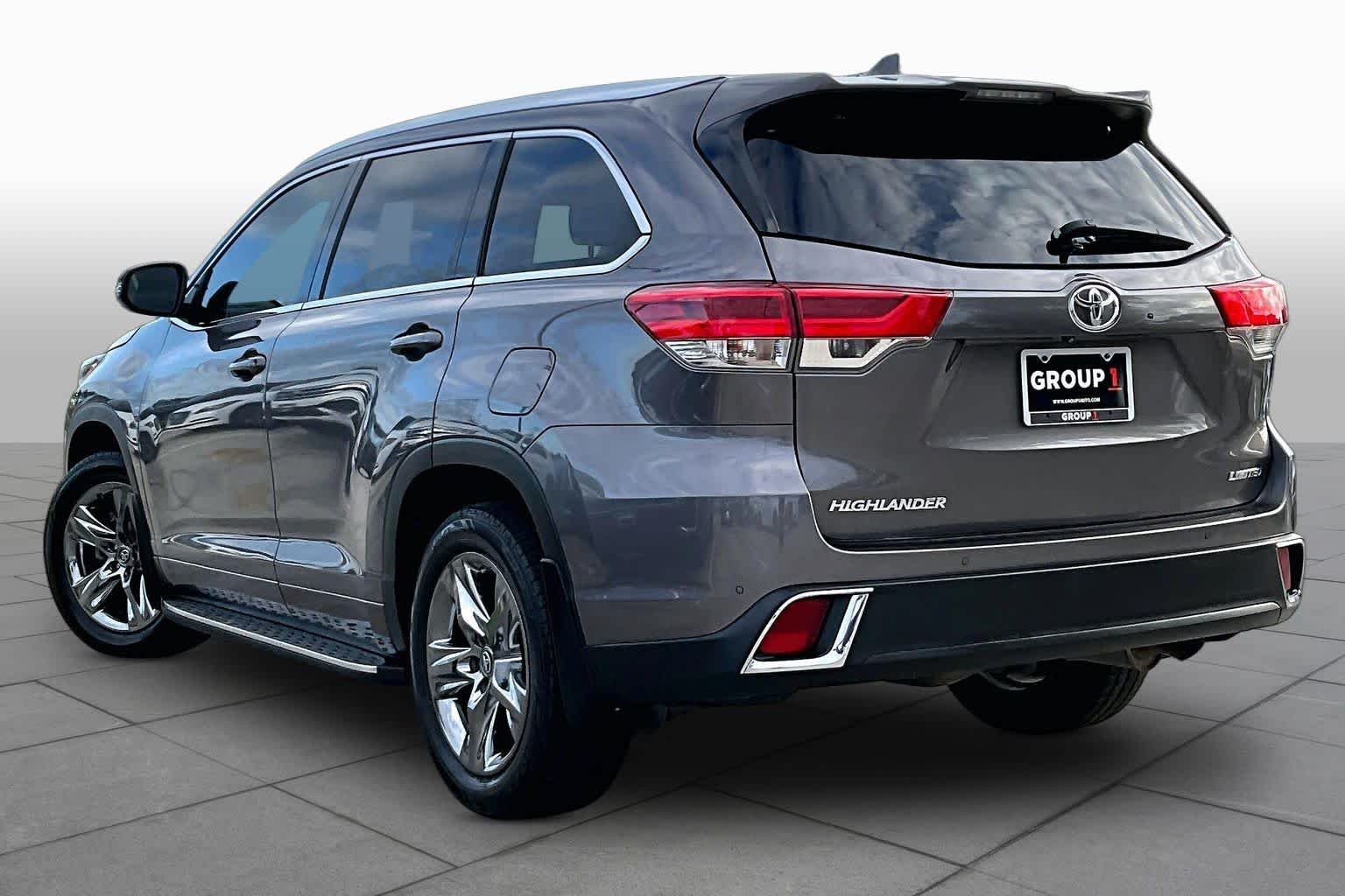 Used 2019 Predawn Gray Mica Toyota Limited Platinum image 12