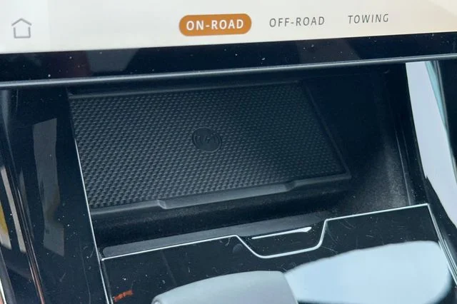 Used 2025 Gray Land Rover Dynamic SE image 20
