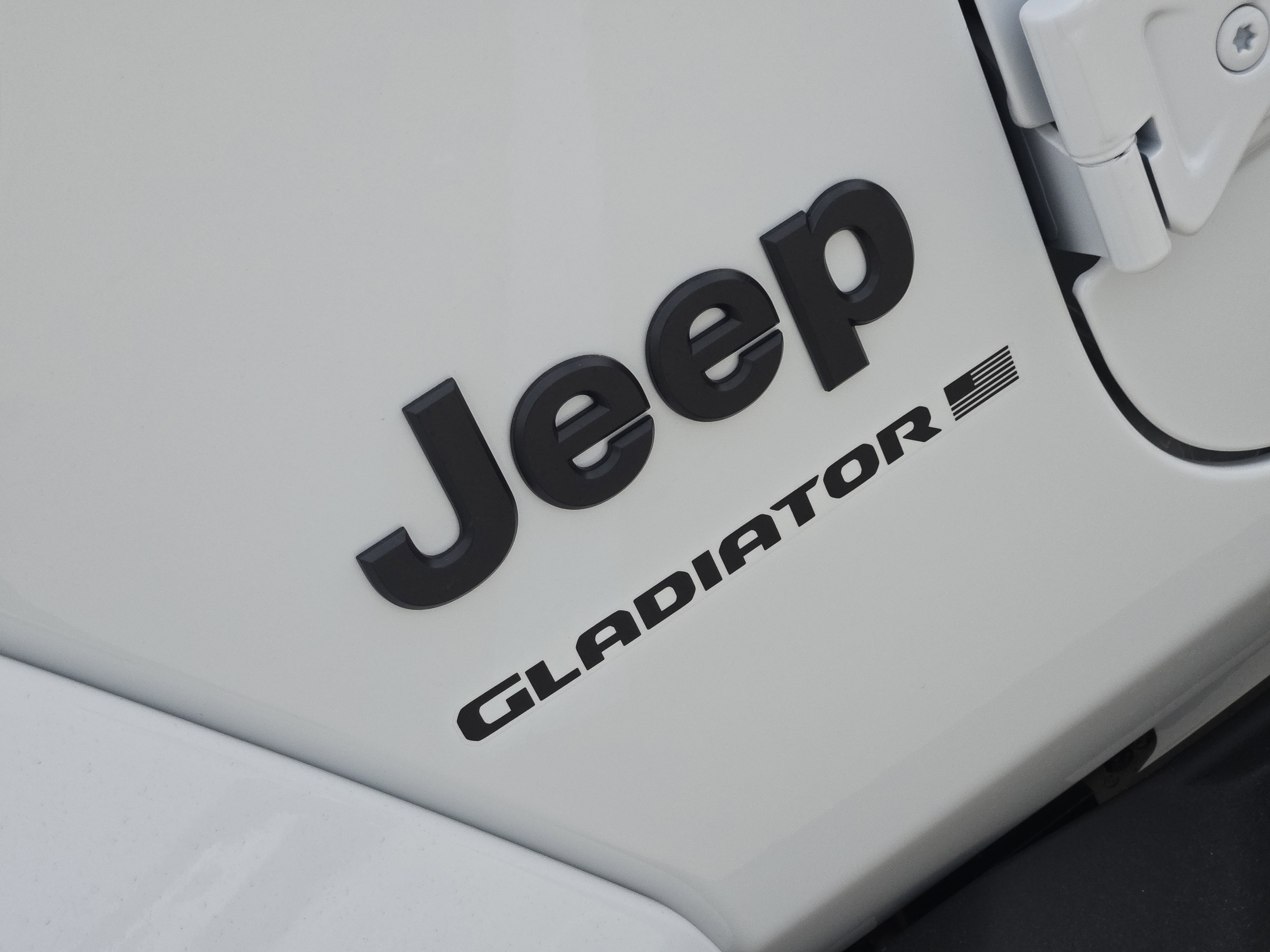 New 2026 Bright White Clear-Coat Exterior Paint Jeep Texas Trail image 9