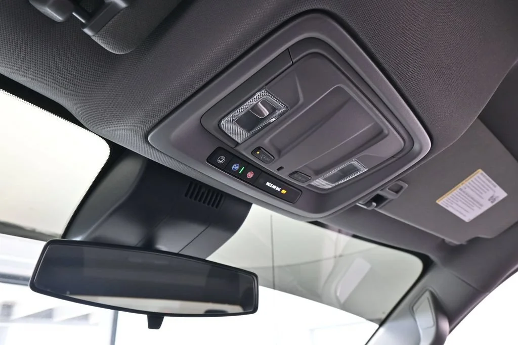 Used 2023 Summit White Chevrolet LT image 25