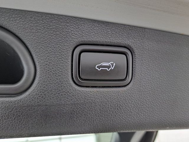Used 2018 Silver Hyundai Limited image 32