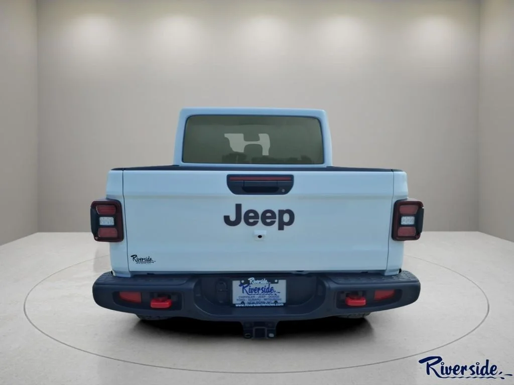 New 2026 Bright White Clear-Coat Exterior Paint Jeep Rubicon X image 2