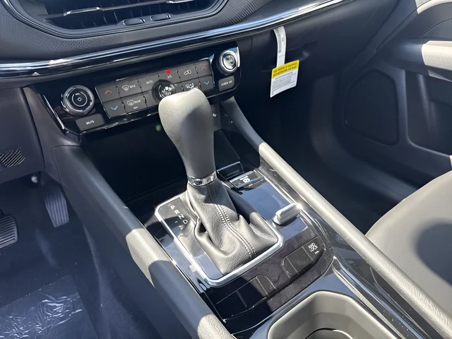 New 2026 Fathom Blue Pearl-Coat Exterior Paint Jeep Latitude image 18