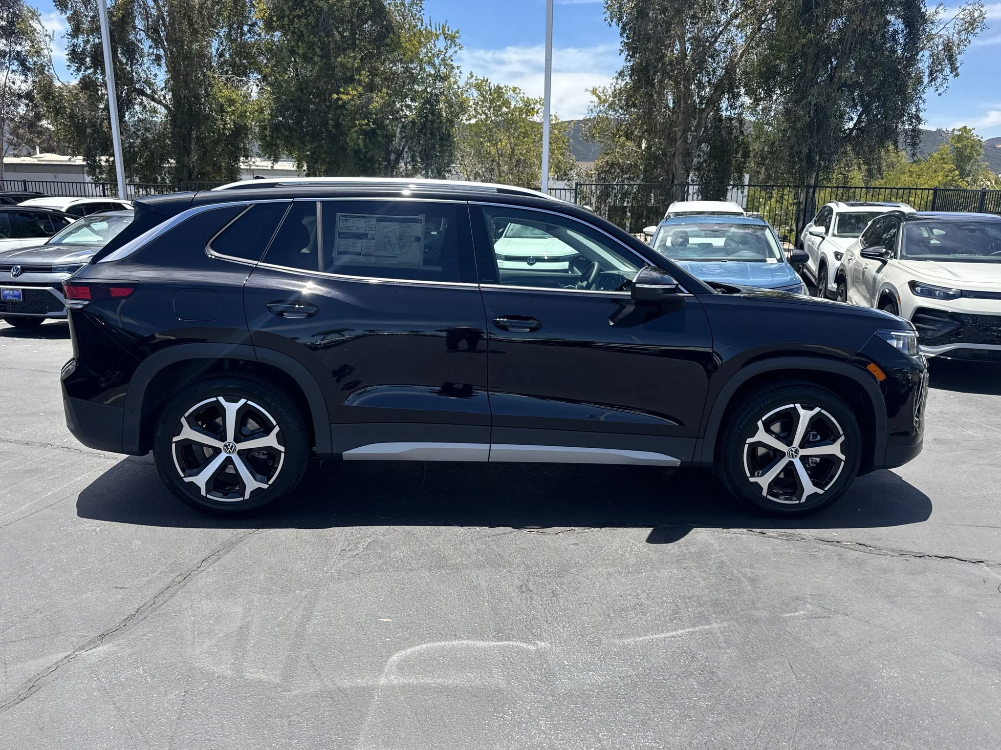 New 2026 Deep Black Pearl Volkswagen SE image 8