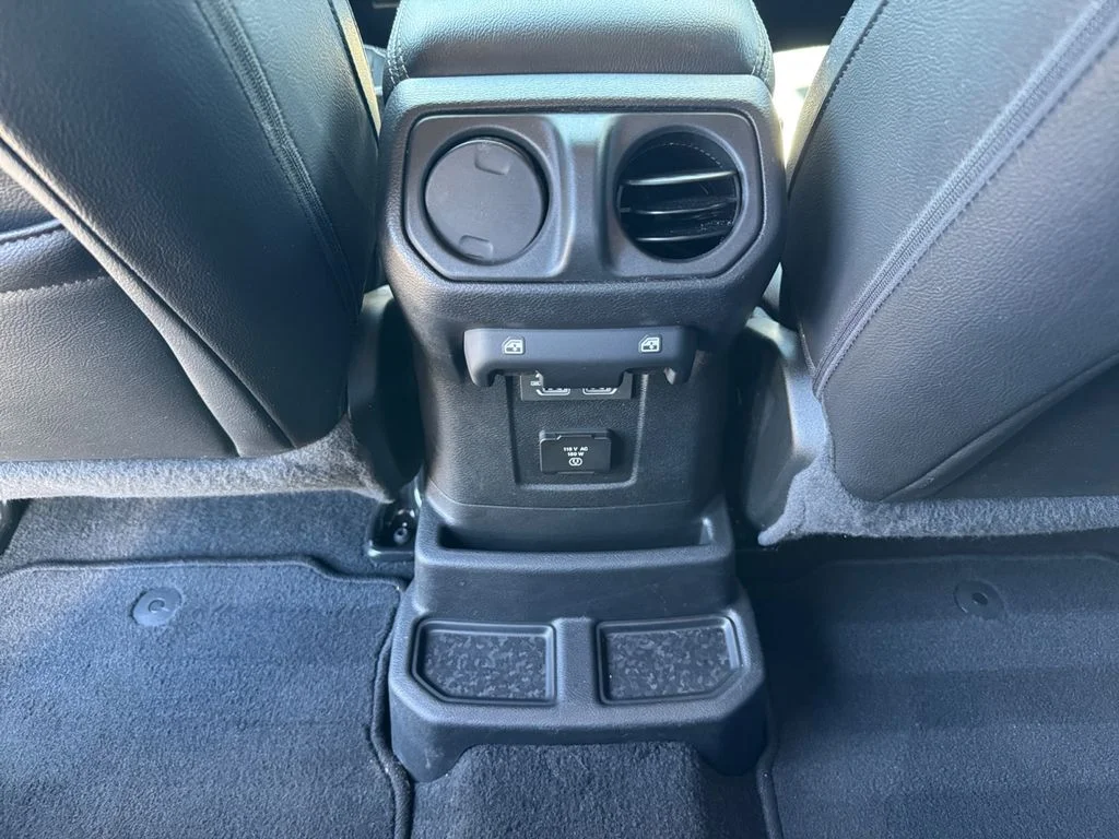 Used 2021 White Jeep Unlimited Sahara image 24
