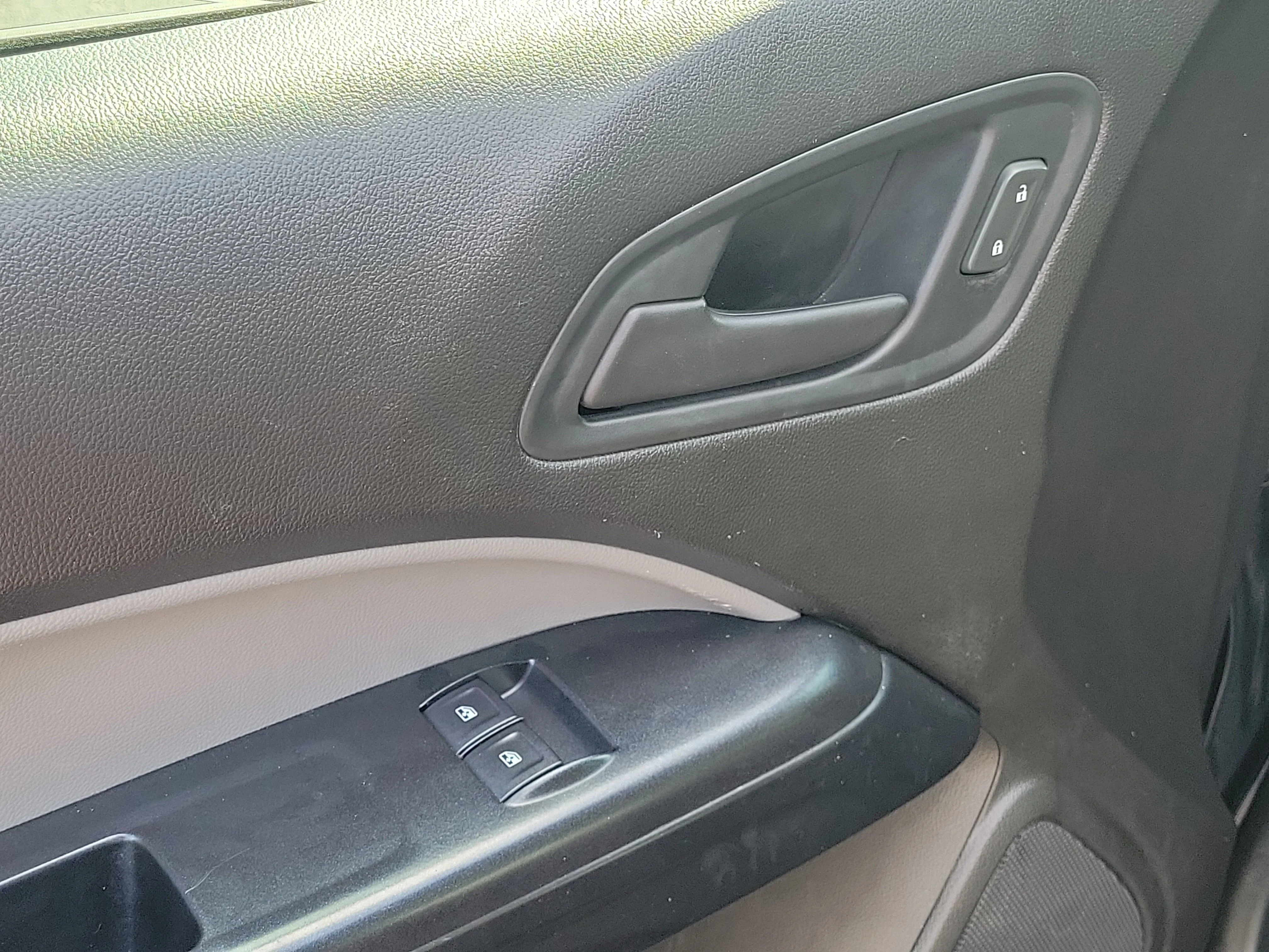 Used 2018 Black Chevrolet Base image 13