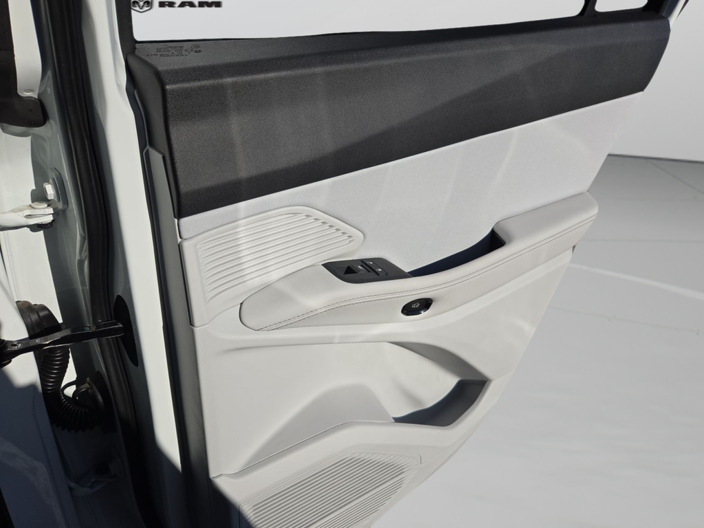 New 2026 Bright White Clear-Coat Exterior Paint Jeep Laredo image 36
