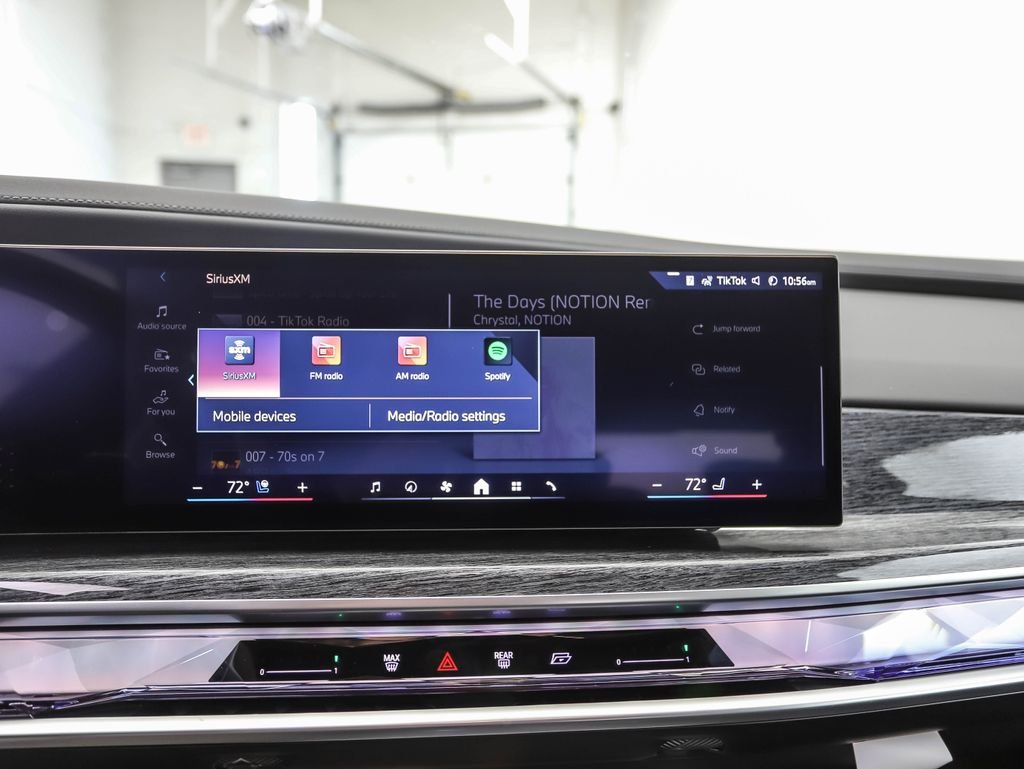 Used 2025 Gray Metallic BMW 760i xDrive image 16