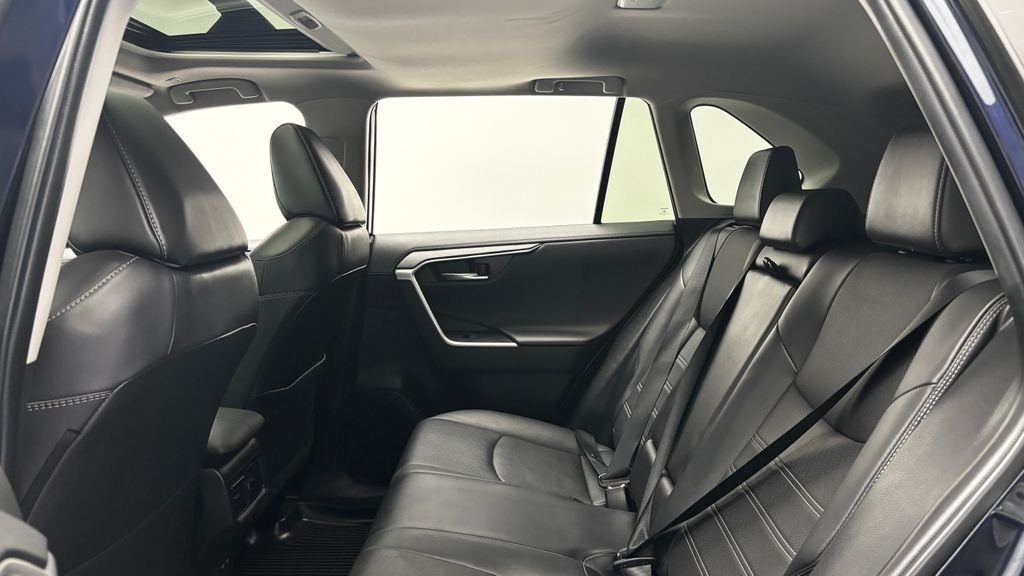 Used 2023  Toyota Limited image 29