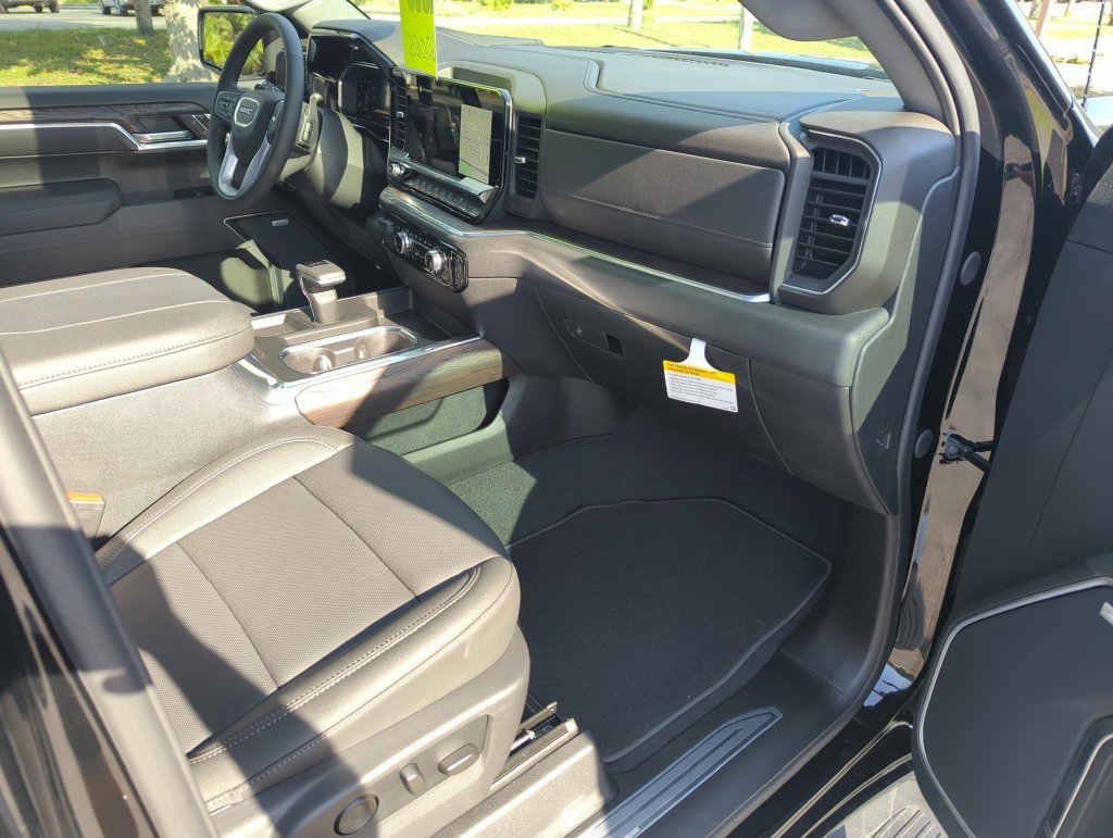 New 2026 Onyx Black GMC SLT image 34