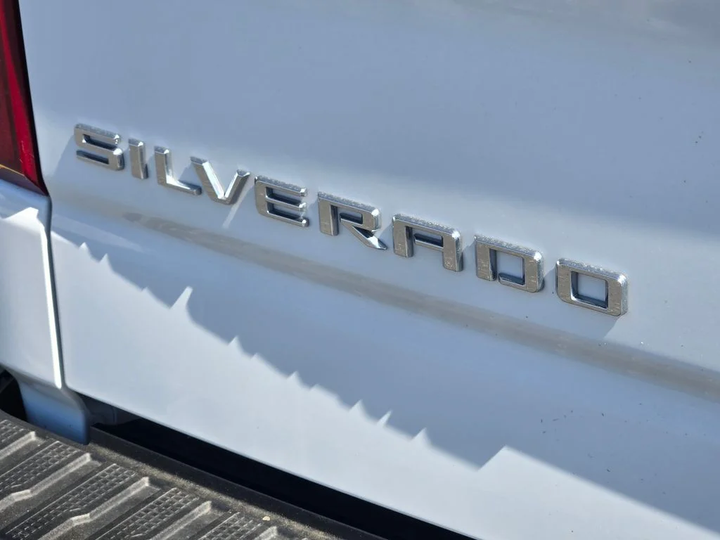 Used 2021 White Chevrolet LT image 6