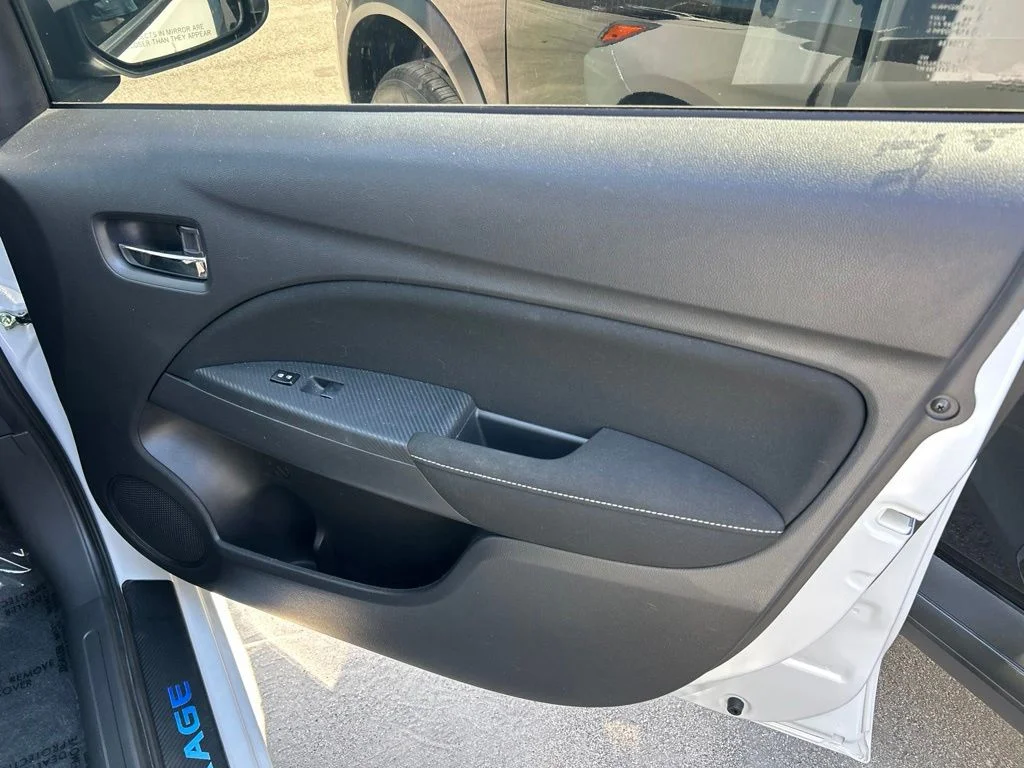 Used 2024 Silver Mitsubishi SE image 37