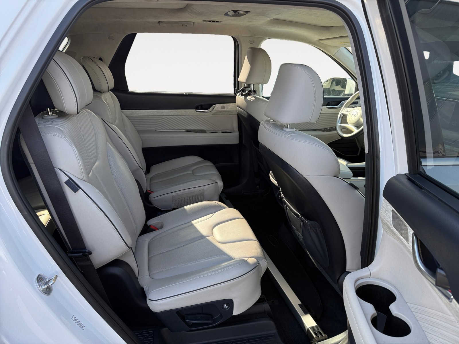Used 2023 Hyper White Hyundai Calligraphy image 18