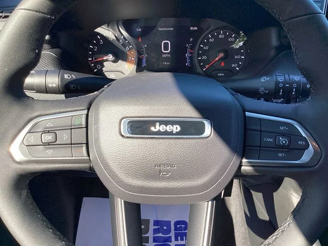 New 2026 Pearl Jeep LATITUDE ALTITUDE 4X4 image 13